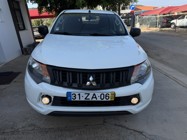 Mitsubishi L200 2.4 DI-D Club  